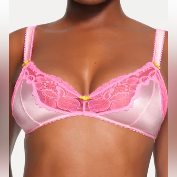 NWT. SKIMS Stretch satin lace. Matching set. Cherry Blossom. - Picture 2 of 7